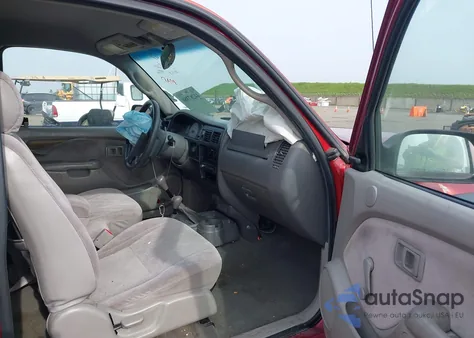 2002 Toyota Tacoma из США, поврежденный, VIN 5TEWM72NX2Z121069